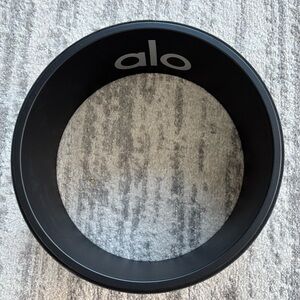 Alo Yoga Bend It Yoga Wheel